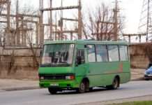 Переходив у недозволеному місці: у Дніпрі на Донецькому шосе людина потрапила під колеса автобуса