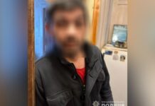 Наніс тяжкі тілесні ушкодження знайомому: поліцейські Павлограда затримали підозрюваного