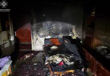 У Кам’янському вогнеборці врятували на пожежі чоловіка