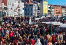 Велике європейське місто запроваджує новий туристичний збір, щоб відлякати одноденних туристів