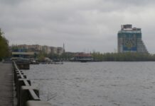 Над Дніпровським районом збили дві ракети, один чоловік поранений через падіння уламків