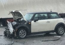 Авто отримало значні механічні ушкодження: на виїзді з Дніпра зіткнулись Volkswagen та MINI