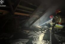 У Синельниковому вночі зайнявся житловий будинок