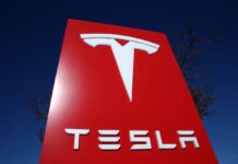 Tesla – друга: на світовому ринку електромобілів з’явився новий лідер