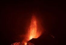 У Японії почалося виверження вулкана Отаке