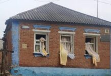 Російські військові обстріляли Вовчанськ з артилерії: пошкоджені адмінбудівля і ЦНАП