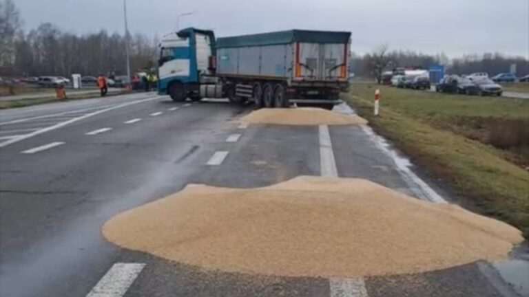 Україна надіслала Польщі офіційну ноту через висипане українське збіжжя на кордоні – Зварич