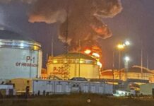 Росія: на нафтобазі під Курськом сталась масштабна пожежа