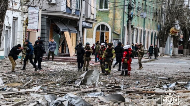 Троє людей поранені на Херсонщині через російські обстріли – ОВА