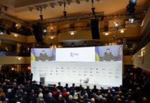 Bloomberg: Зеленський планує європейське турне, щоб лобіювати допомогу Україні