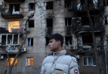 В Одесі після удару дронів спалахнула пожежа, є поранені – влада