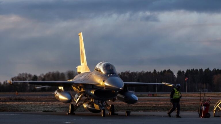 У США поки достатньо коштів, щоб продовжити навчання українських пілотів на F-16 – очільник Нацгвардії