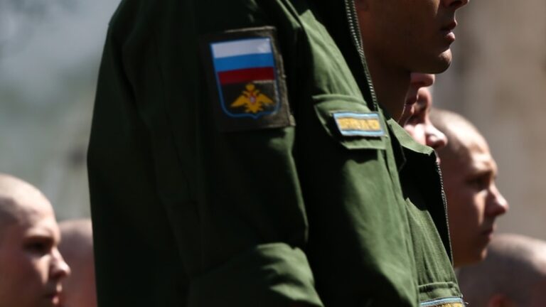 У окупованій Євпаторії встановили пам’ятник учасникам війни проти України