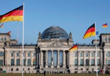 Помічника депутата Бундестагу від «Альтернативи для Німеччини» запідозрили у зв’язках із ФСБ