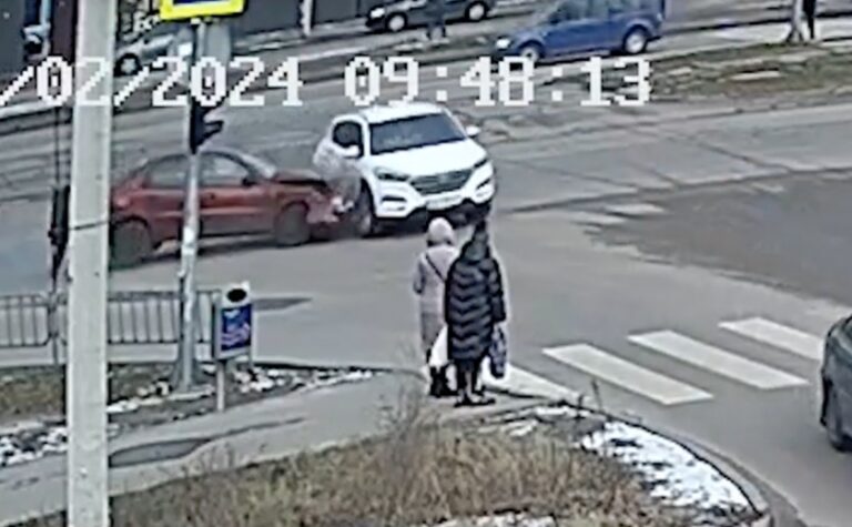 На Донецькому шосе у Дніпрі зіткнулися Daewoo та Hyundai: подробиці ДТП з постраждалими