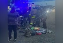 У Кам’янському водій Daewoo на швидкості влетів у бетонний стовп на мосту: постраждали двоє людей