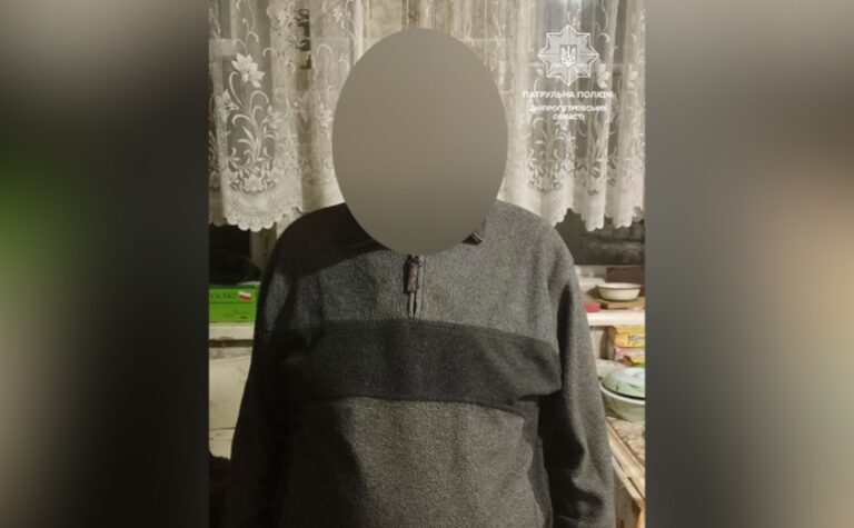 Загубився в Новокодацькому районі: патрульні Дніпра допомогли пенсіонеру потрапити додому