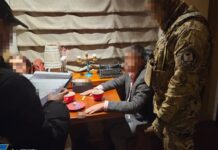 До 10 років тюрми: на хабарі викрили заступника голови Запорізької облради та його спільників