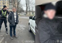У Павлоградському районі поліцейські затримали двох чоловіків, підозрюваних у грабежах