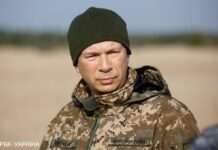 Сирський з’їздив на позиції під Куп’янськ: на всіх ділянках важкі бої, ворог підтягує резерви