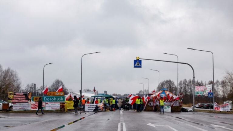 Київ про висипане збіжжя з вагона у Польщі: перешкоджання торгівлі України з іншими країнами є неприйнятним