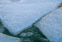 Кам’янчан закликають не виходити на вкриті кригою водойми