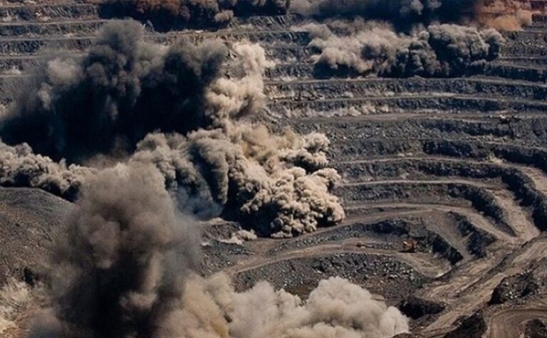 Мешканців Кривого Рогу попередили про планові вибухи