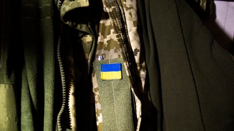 У ДБР кажуть, що викрили схему з розкрадання військового спорядження на 3,6 млн грн