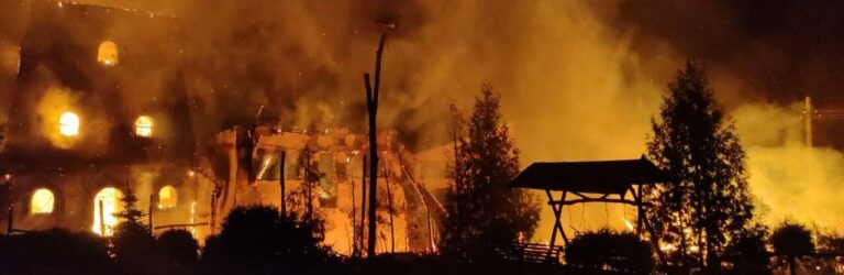 Обстріляли 15 населених пунктів: окупанти поцілили готель у Харківській області