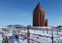 Уряд Казахстану пропонує заборонити ховати в Пантеоні родичів Назарбаєва