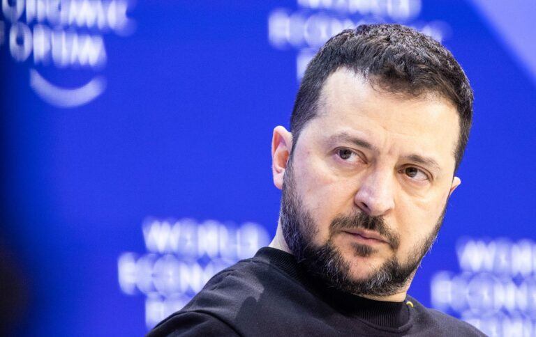 Зеленський прибув до Франції