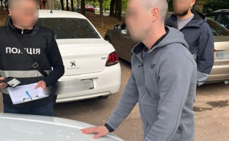 Влаштували незаконний бізнес із надання послуг сексуального характеру: у Дніпрі викрили злочинну групу