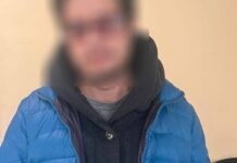 Крав товари з полиць магазинів: поліцейські Дніпра повідомили про підозру чоловіку