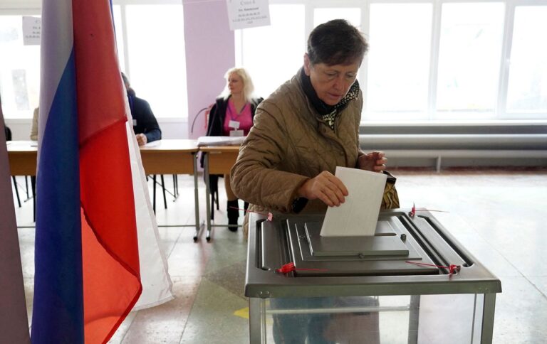 Держустановам на ТОТ роздали план явки на “виборах президента РФ”, – ЦНС