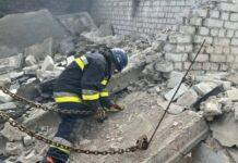 У Дніпрі з-під завалів розбитого шахедом будинку дістали тіло чоловіка