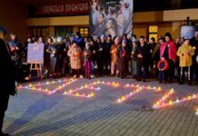 У Дніпрі вшанували пам’ять загиблих через авіаудар по Драмтеатру в Маріуполі два роки тому