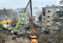 Зросла кількість постраждалих через атаку по багатоповерхівці в Сумах – влада