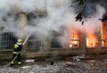 Мер повідомив про вибухи в Харкові