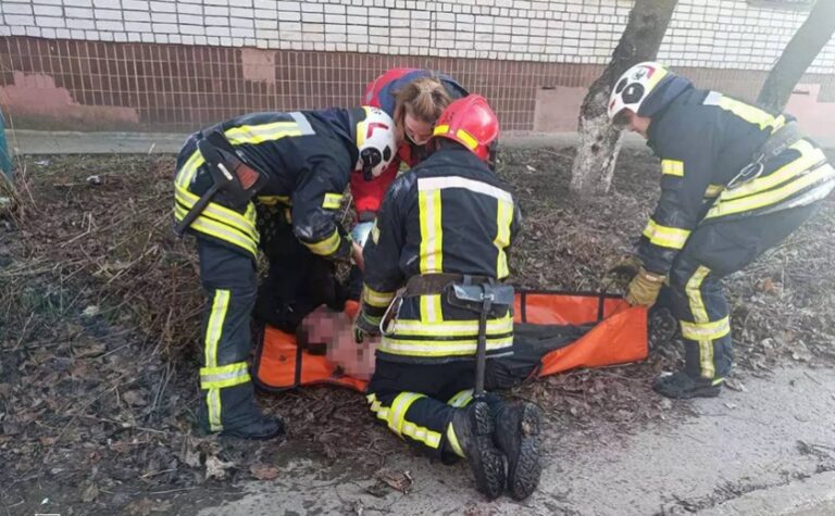 На пожежі у Марганці врятували чоловіка 1964 року народження: деталі