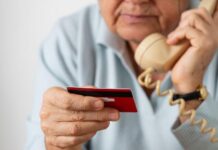 Більше тисячі безробітних та пенсіонерів стали жертвами шахраїв у 2023 році: подробиці