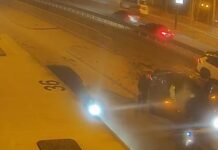 На Слобожанському проспекті у Дніпрі Mercedes зіткнувся з Toyota та зніс паркан