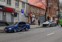 На вулиці Січових Стрільців у Дніпрі зіткнулися Hyundai та Daewoo: подробиці ДТП