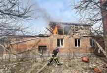 Рятувальники Нікополя ліквідували займання, що виникло внаслідок ворожого обстрілу