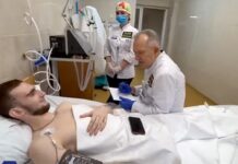 У Дніпрі рятують 24-річного воїна, якому ампутували ногу