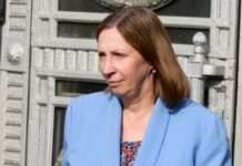 Посолка США в Росії вимагає звільнення журналіста Гершковича