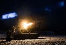 У Львівській та Хмельницькій областях було чути вибухи, працює ППО