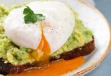 Вишукана французька страва лише за кілька хвилин: як приготувати ідеальне яйце пашот