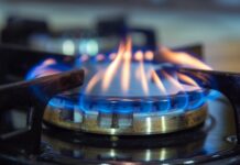 У Дніпрі ціла родина отруїлась чадним газом: які порушення виявили в будинку