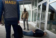 Намагалися підкупити начальника МВА. У Сумах двох депутатів викрили на хабарі