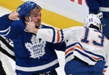 Захисник “Детройта” відлупцював опонента, тафгай “Торонто” на коні: бійки вечора НХЛ